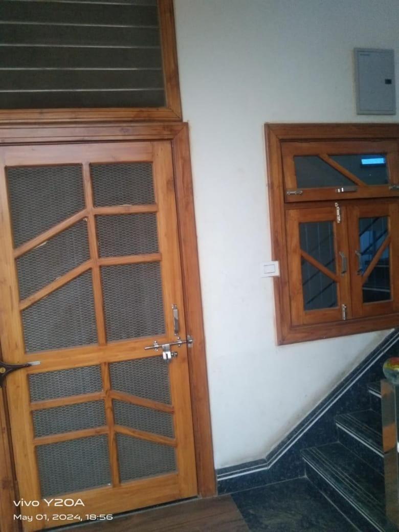 Apartment Radha Nilay