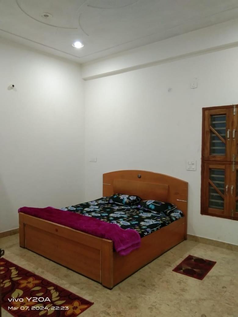 Apartment Radha Nilay *